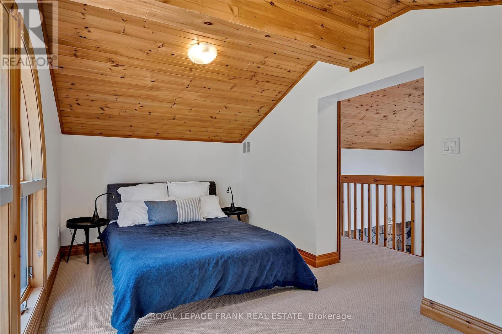 












484 JUNIPER ISLAND

,
Douro-Dummer,




Ontario
K0L2C0

