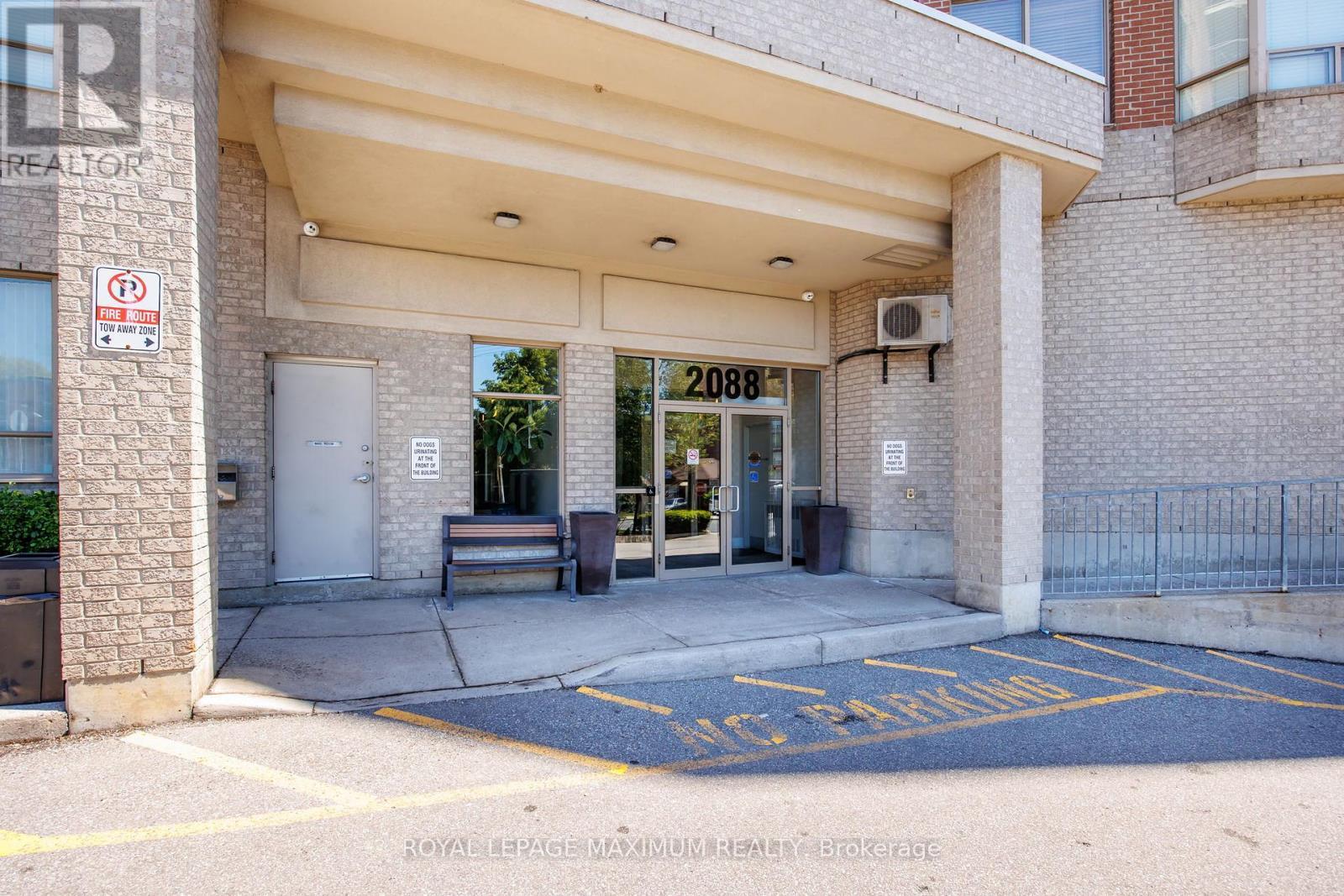 












807 - 2088 LAWRENCE AVENUE W

,
Toronto,




Ontario
M9N2Z9

