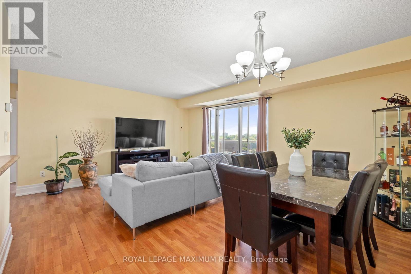 












807 - 2088 LAWRENCE AVENUE W

,
Toronto,




Ontario
M9N2Z9

