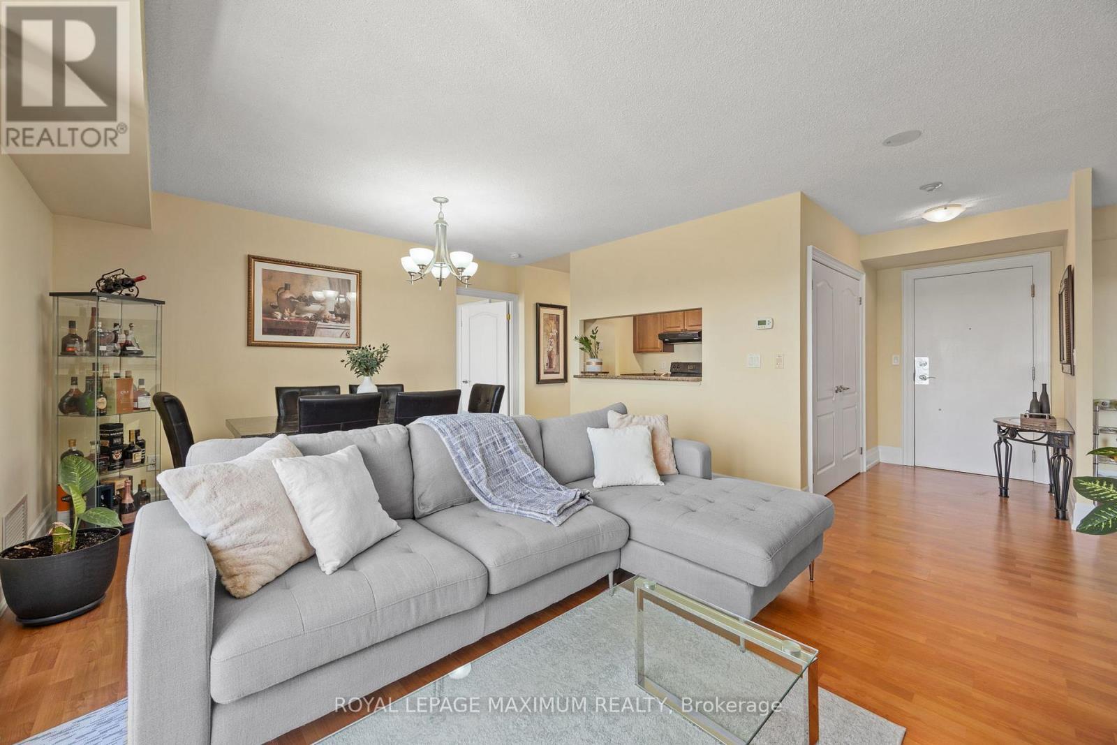 












807 - 2088 LAWRENCE AVENUE W

,
Toronto,




Ontario
M9N2Z9

