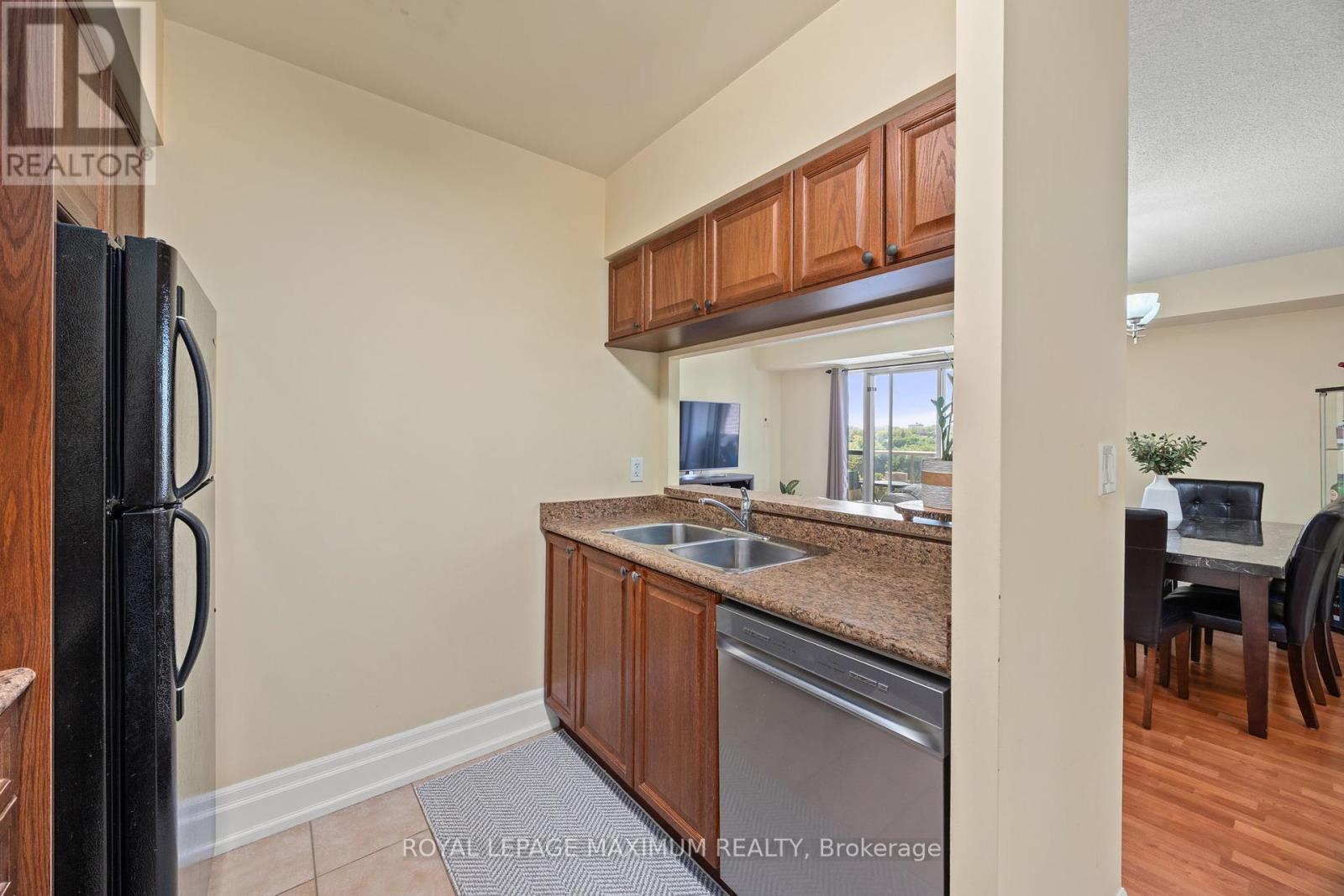












807 - 2088 LAWRENCE AVENUE W

,
Toronto,




Ontario
M9N2Z9

