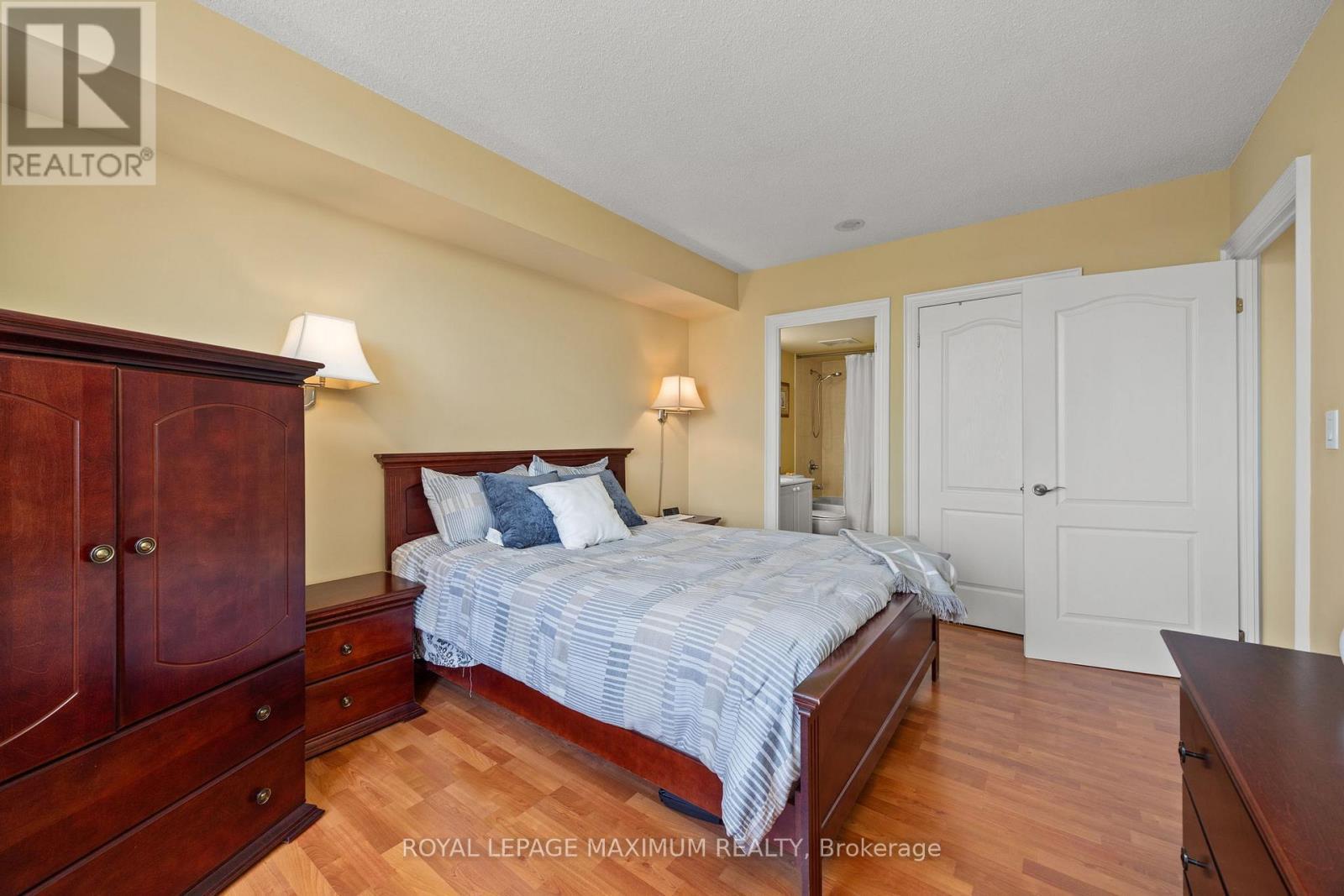 












807 - 2088 LAWRENCE AVENUE W

,
Toronto,




Ontario
M9N2Z9

