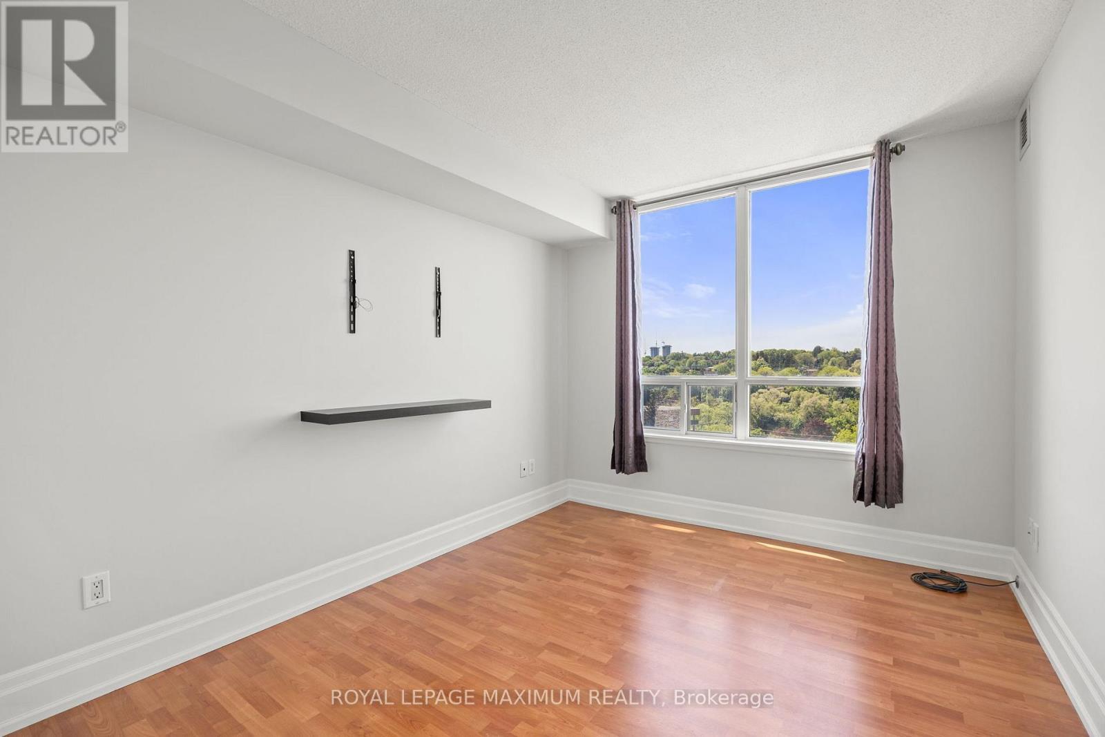 












807 - 2088 LAWRENCE AVENUE W

,
Toronto,




Ontario
M9N2Z9


