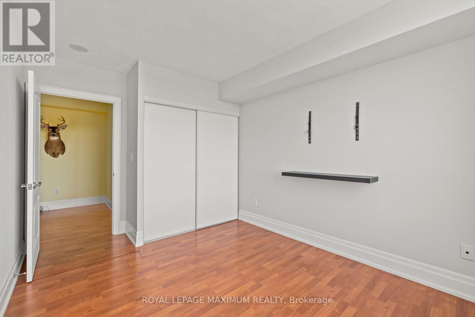 












807 - 2088 LAWRENCE AVENUE W

,
Toronto,




Ontario
M9N2Z9

