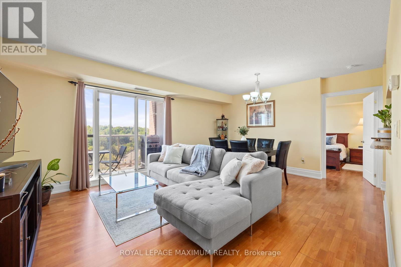 












807 - 2088 LAWRENCE AVENUE W

,
Toronto,




Ontario
M9N2Z9


