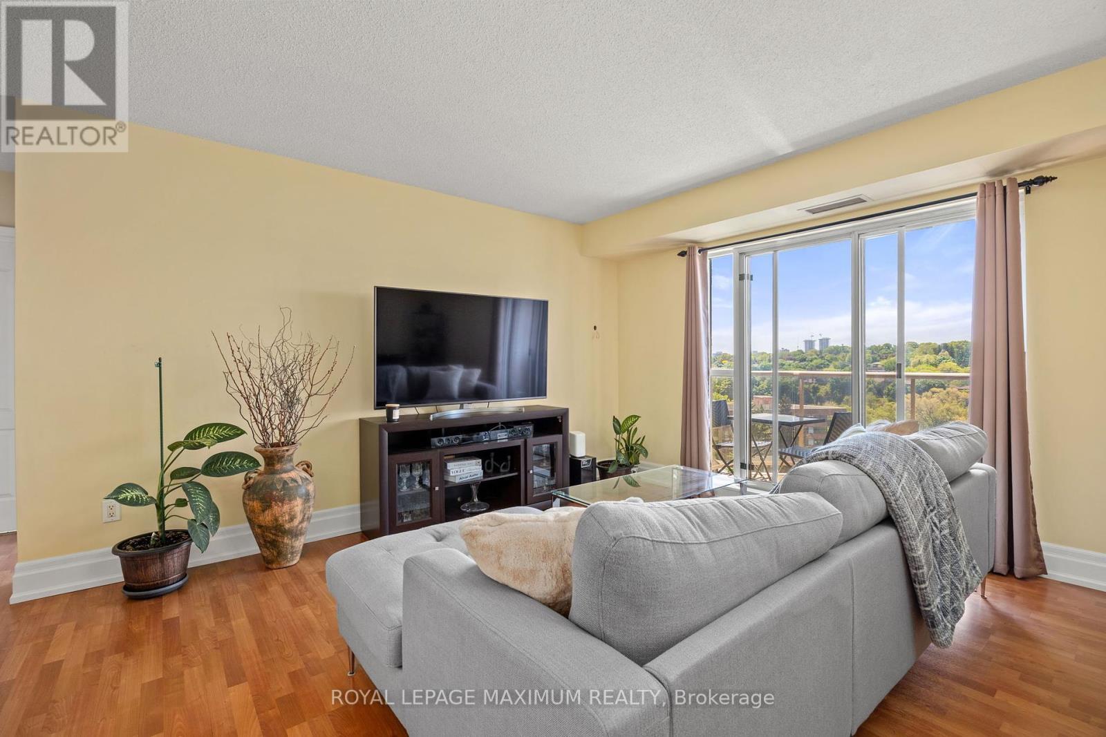 












807 - 2088 LAWRENCE AVENUE W

,
Toronto,




Ontario
M9N2Z9

