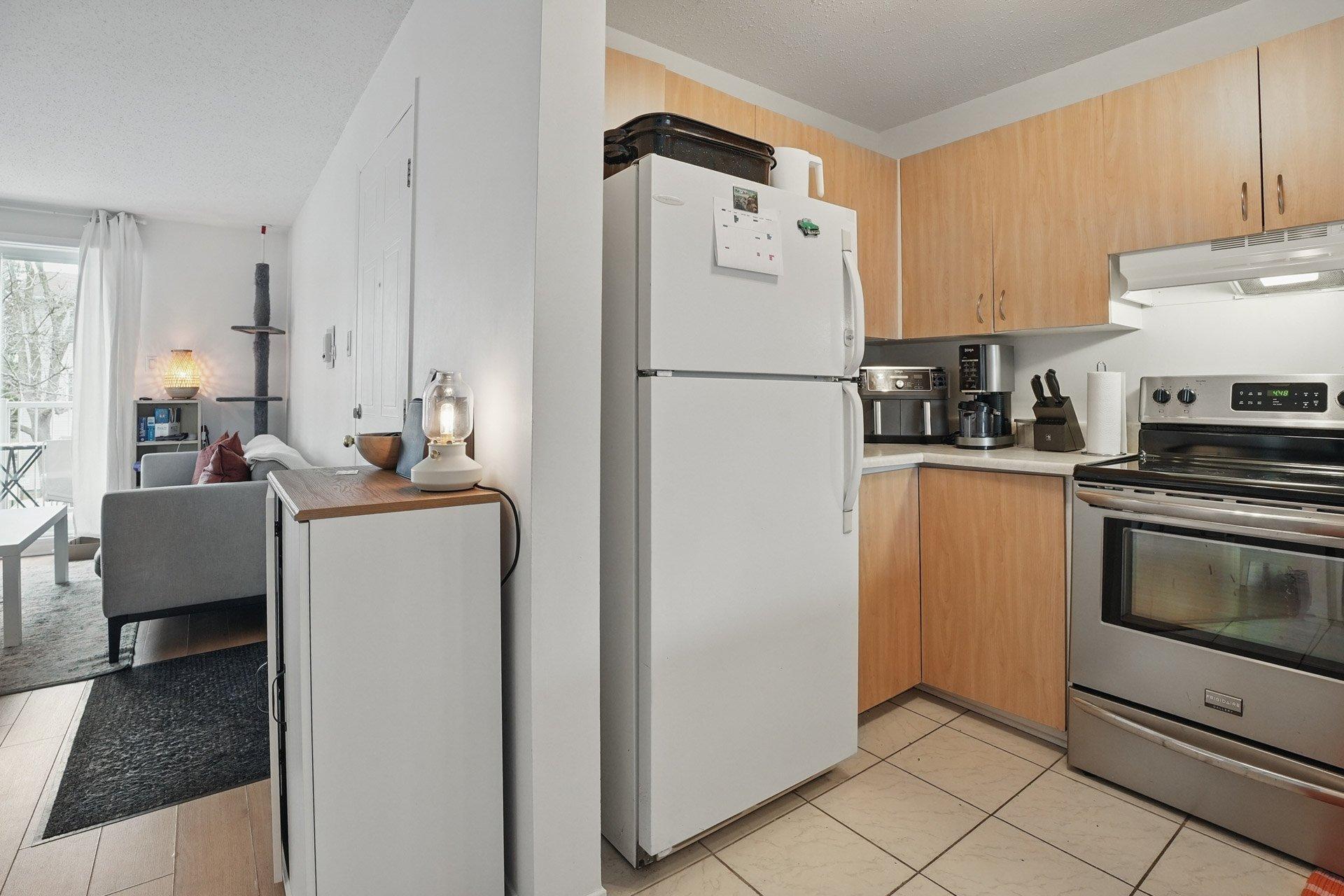 









409


Boul. St-Raymond

,
Gatineau (Hull),




QC
J9A1X3


