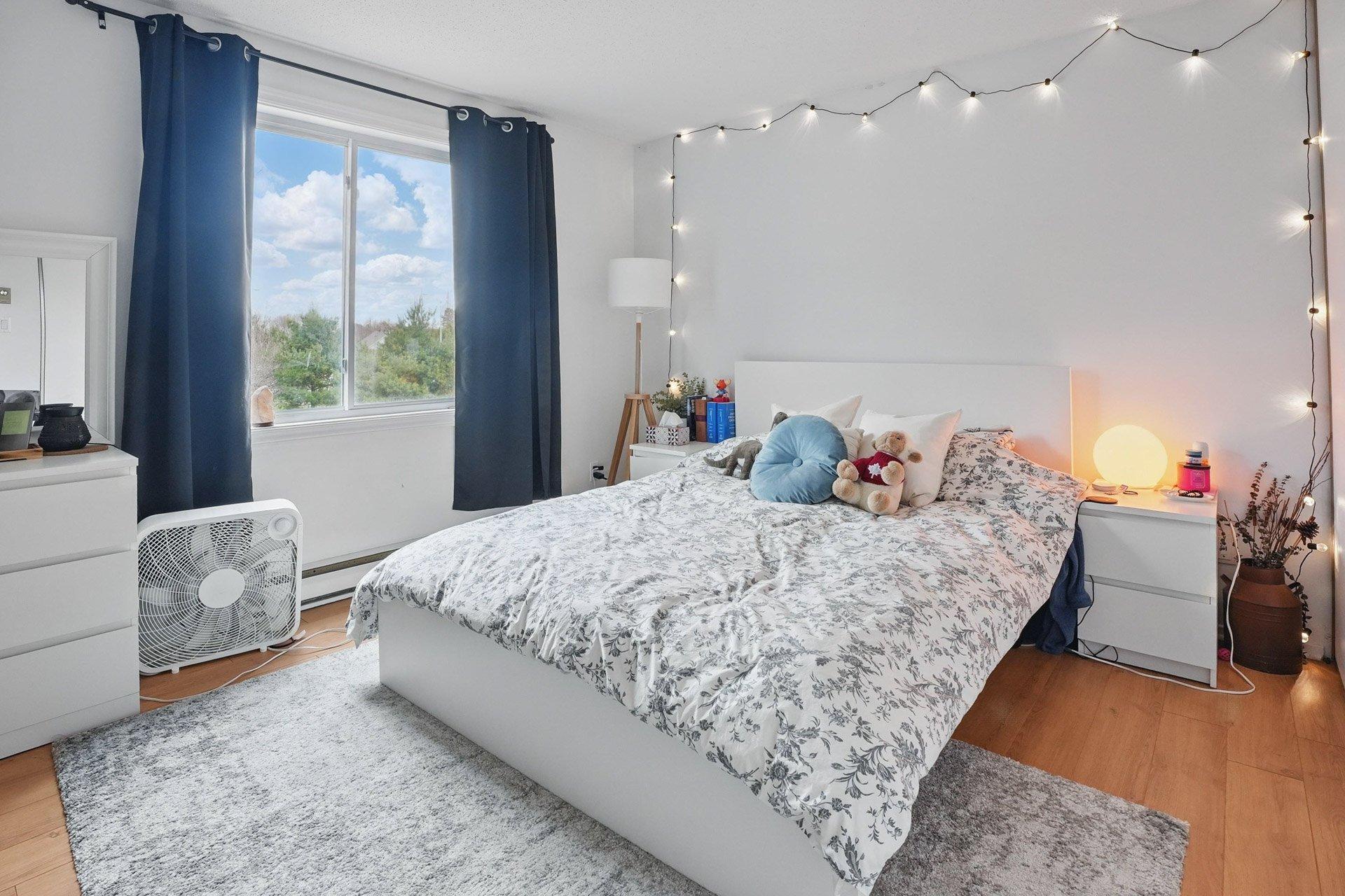 









409


Boul. St-Raymond

,
Gatineau (Hull),




QC
J9A1X3

