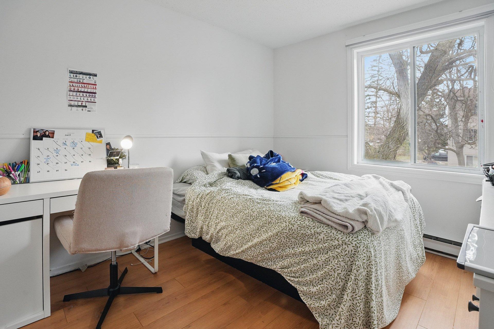









409


Boul. St-Raymond

,
Gatineau (Hull),




QC
J9A1X3

