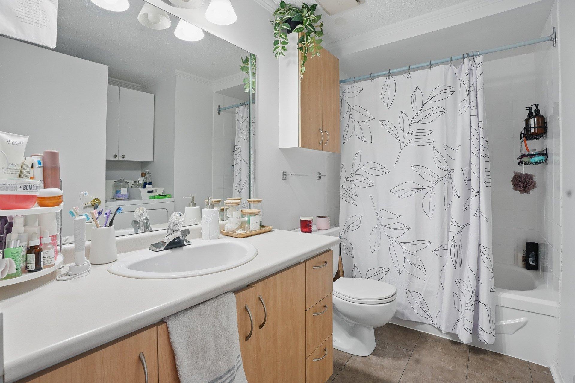 









409


Boul. St-Raymond

,
Gatineau (Hull),




QC
J9A1X3

