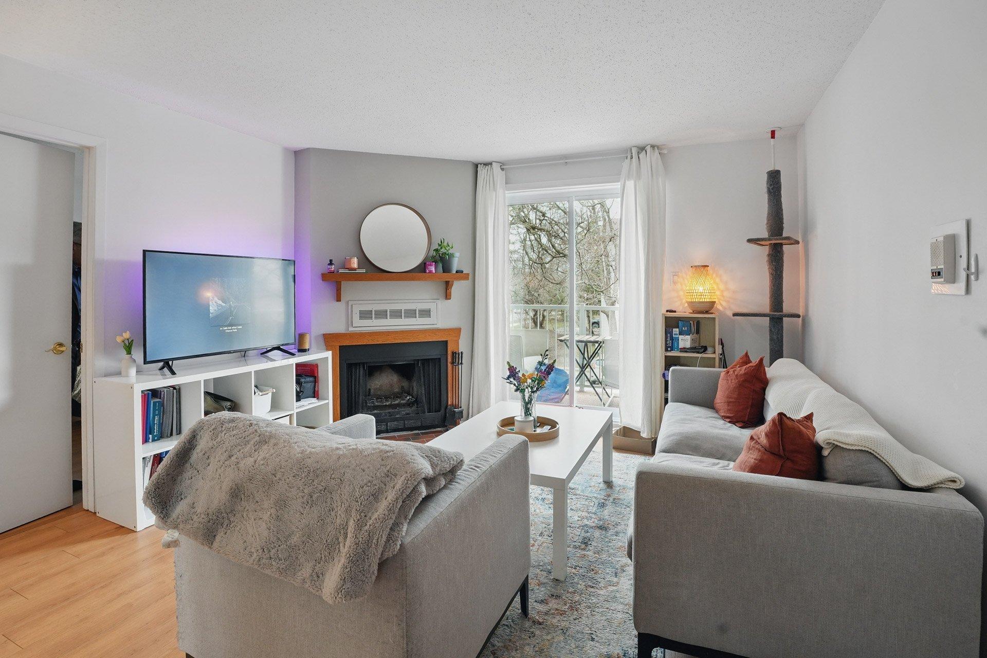 









409


Boul. St-Raymond

,
Gatineau (Hull),




QC
J9A1X3

