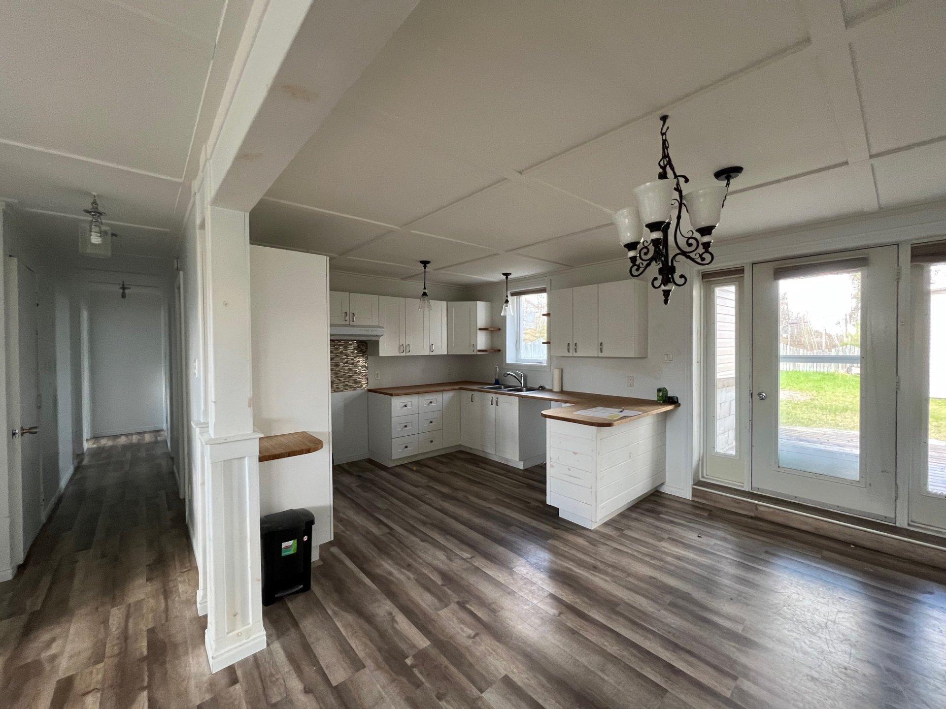 









67

 - 67C


5e Avenue N.

,
Chapais,




QC
G0W1H0

