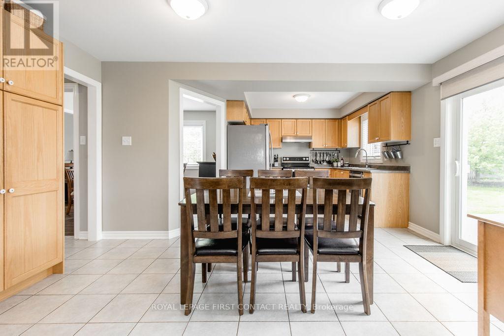 












87 STOLLAR BOULEVARD

,
Barrie,




Ontario
L4M6N3

