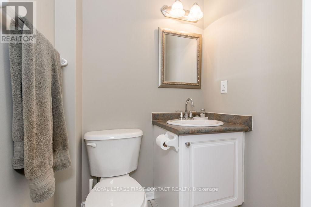 












87 STOLLAR BOULEVARD

,
Barrie,




Ontario
L4M6N3

