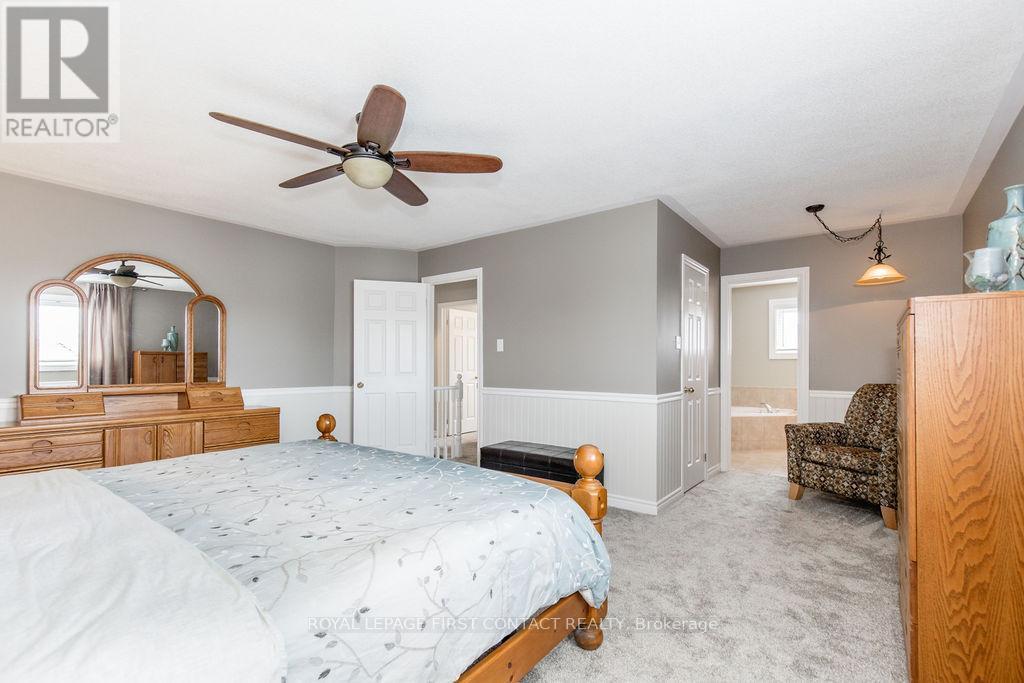 












87 STOLLAR BOULEVARD

,
Barrie,




Ontario
L4M6N3

