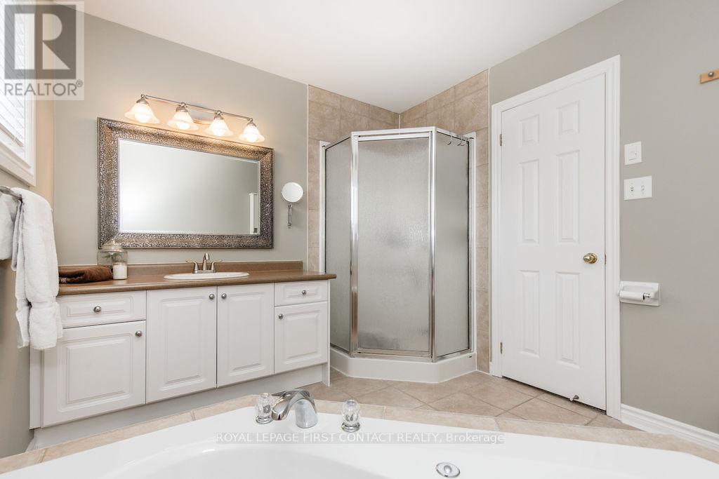 












87 STOLLAR BOULEVARD

,
Barrie,




Ontario
L4M6N3

