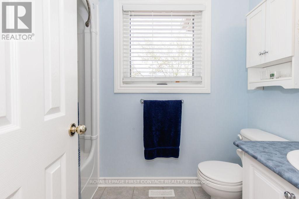 












87 STOLLAR BOULEVARD

,
Barrie,




Ontario
L4M6N3

