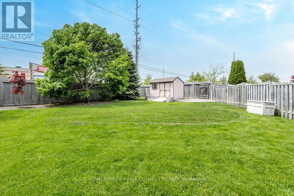 












87 STOLLAR BOULEVARD

,
Barrie,




Ontario
L4M6N3

