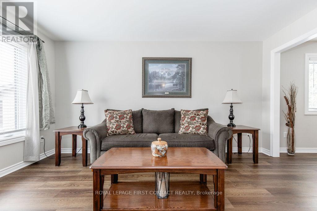 












87 STOLLAR BOULEVARD

,
Barrie,




Ontario
L4M6N3

