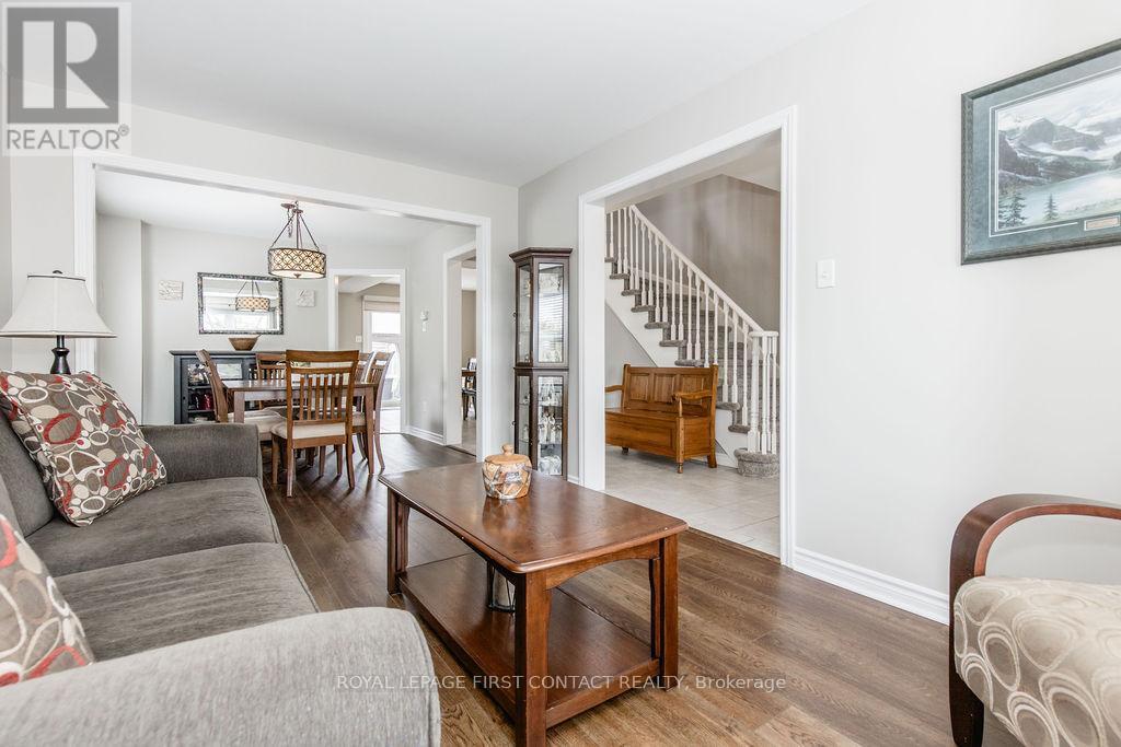 












87 STOLLAR BOULEVARD

,
Barrie,




Ontario
L4M6N3

