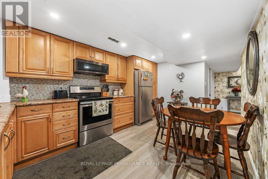 












37 BIRD CRESCENT

,
Belleville (Thurlow Ward),




Ontario
K8N4Z5

