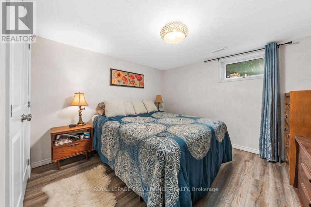 












37 BIRD CRESCENT

,
Belleville (Thurlow Ward),




Ontario
K8N4Z5

