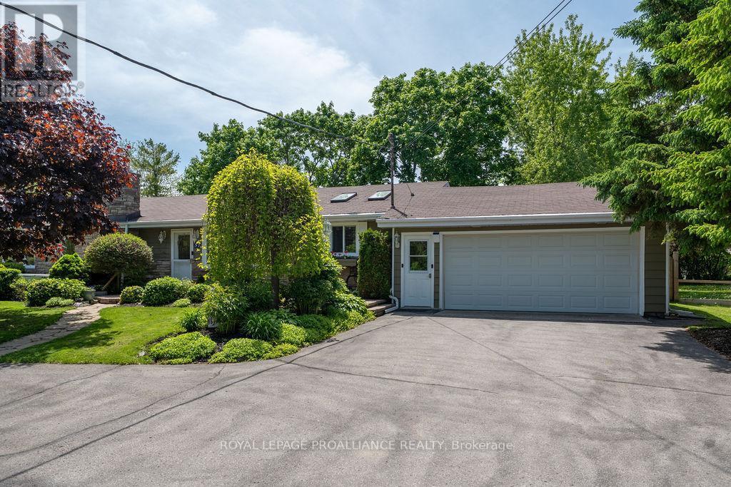 












37 BIRD CRESCENT

,
Belleville (Thurlow Ward),




Ontario
K8N4Z5

