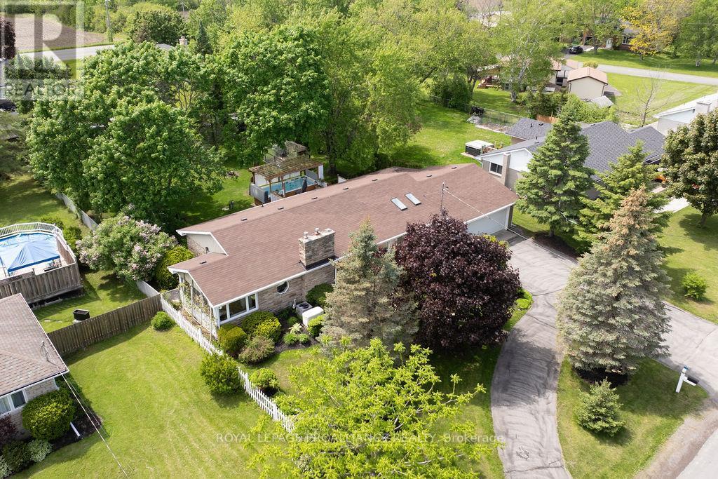 












37 BIRD CRESCENT

,
Belleville (Thurlow Ward),




Ontario
K8N4Z5

