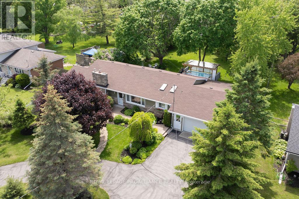 












37 BIRD CRESCENT

,
Belleville (Thurlow Ward),




Ontario
K8N4Z5

