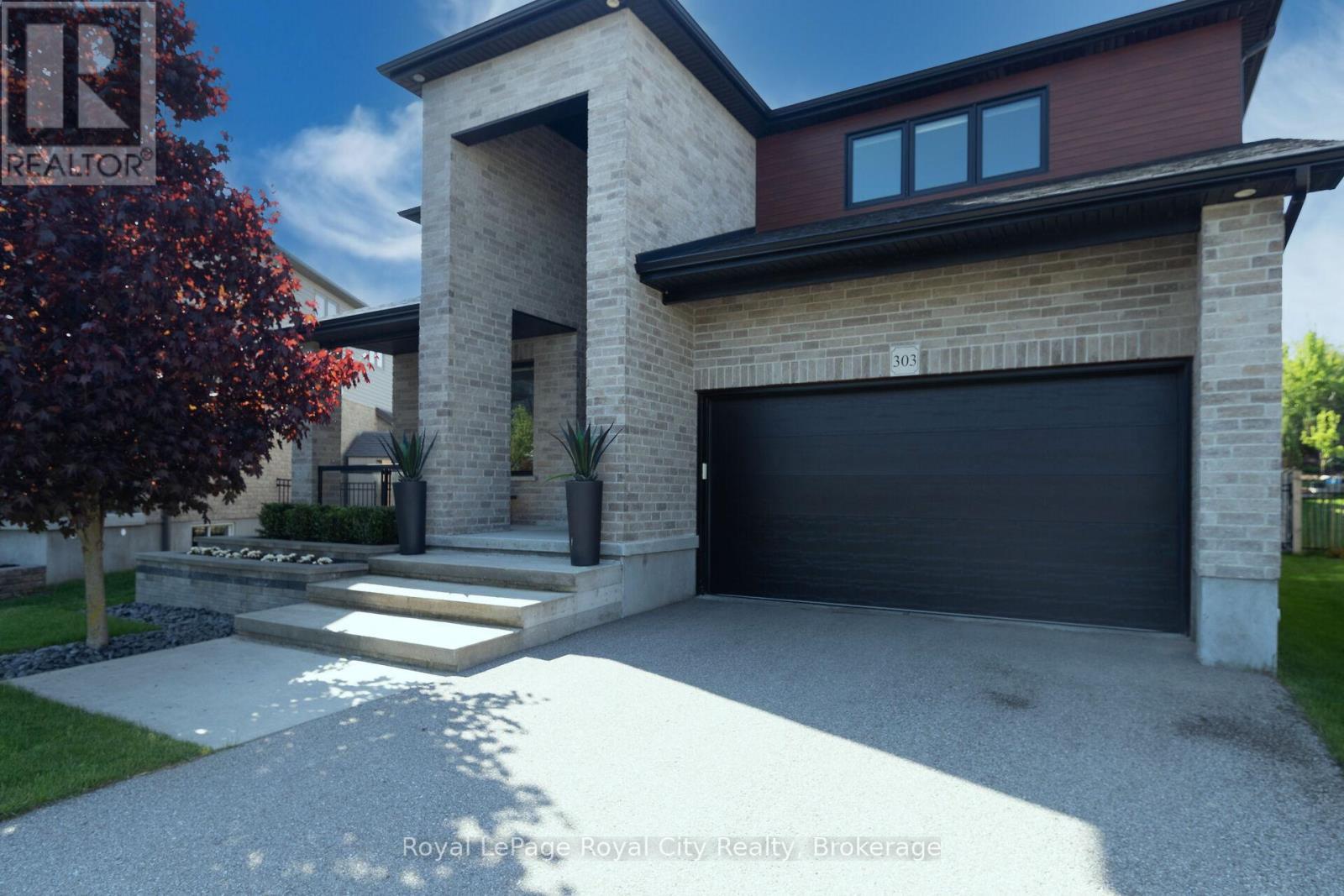 












303 GOSLING GARDENS

,
Guelph (Clairfields/Hanlon Business Park),




Ontario
N1L0M1

