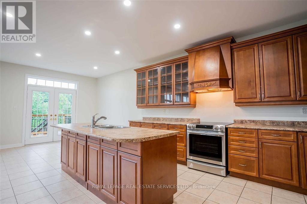












2420 VALLEYRIDGE DRIVE

,
Oakville,




Ontario
L6M5G7

