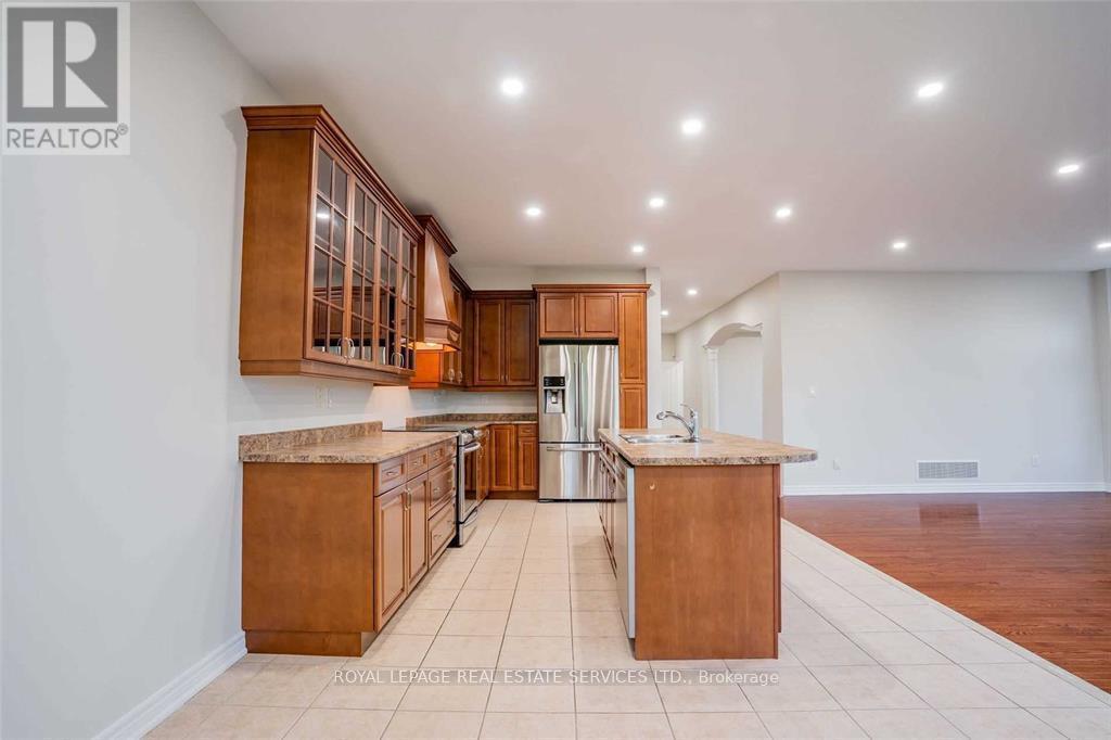 












2420 VALLEYRIDGE DRIVE

,
Oakville,




Ontario
L6M5G7


