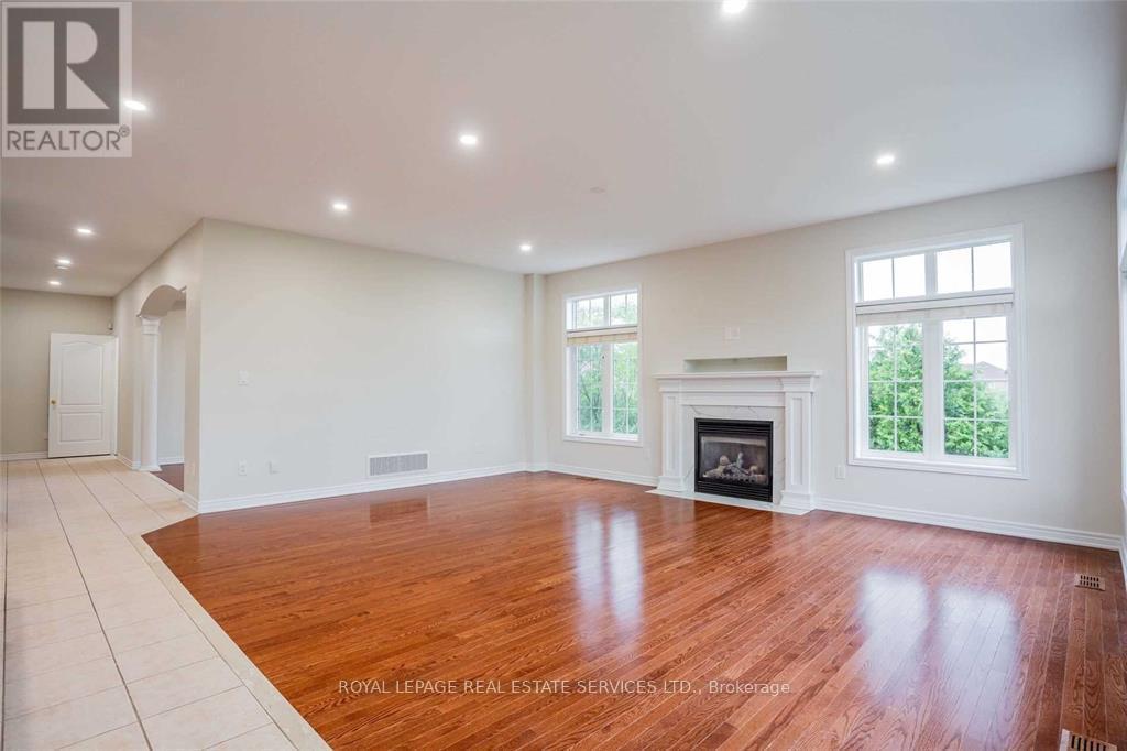 












2420 VALLEYRIDGE DRIVE

,
Oakville,




Ontario
L6M5G7

