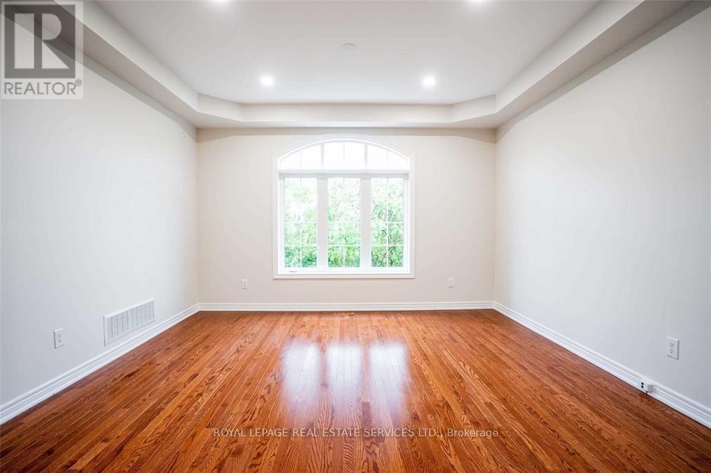 












2420 VALLEYRIDGE DRIVE

,
Oakville,




Ontario
L6M5G7

