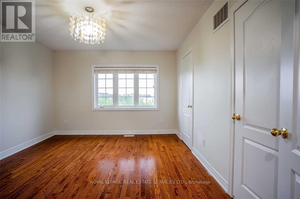 












2420 VALLEYRIDGE DRIVE

,
Oakville,




Ontario
L6M5G7

