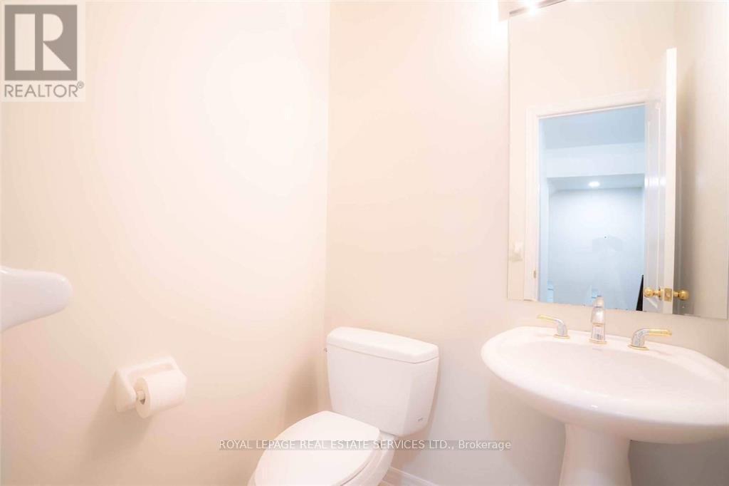 












2420 VALLEYRIDGE DRIVE

,
Oakville,




Ontario
L6M5G7

