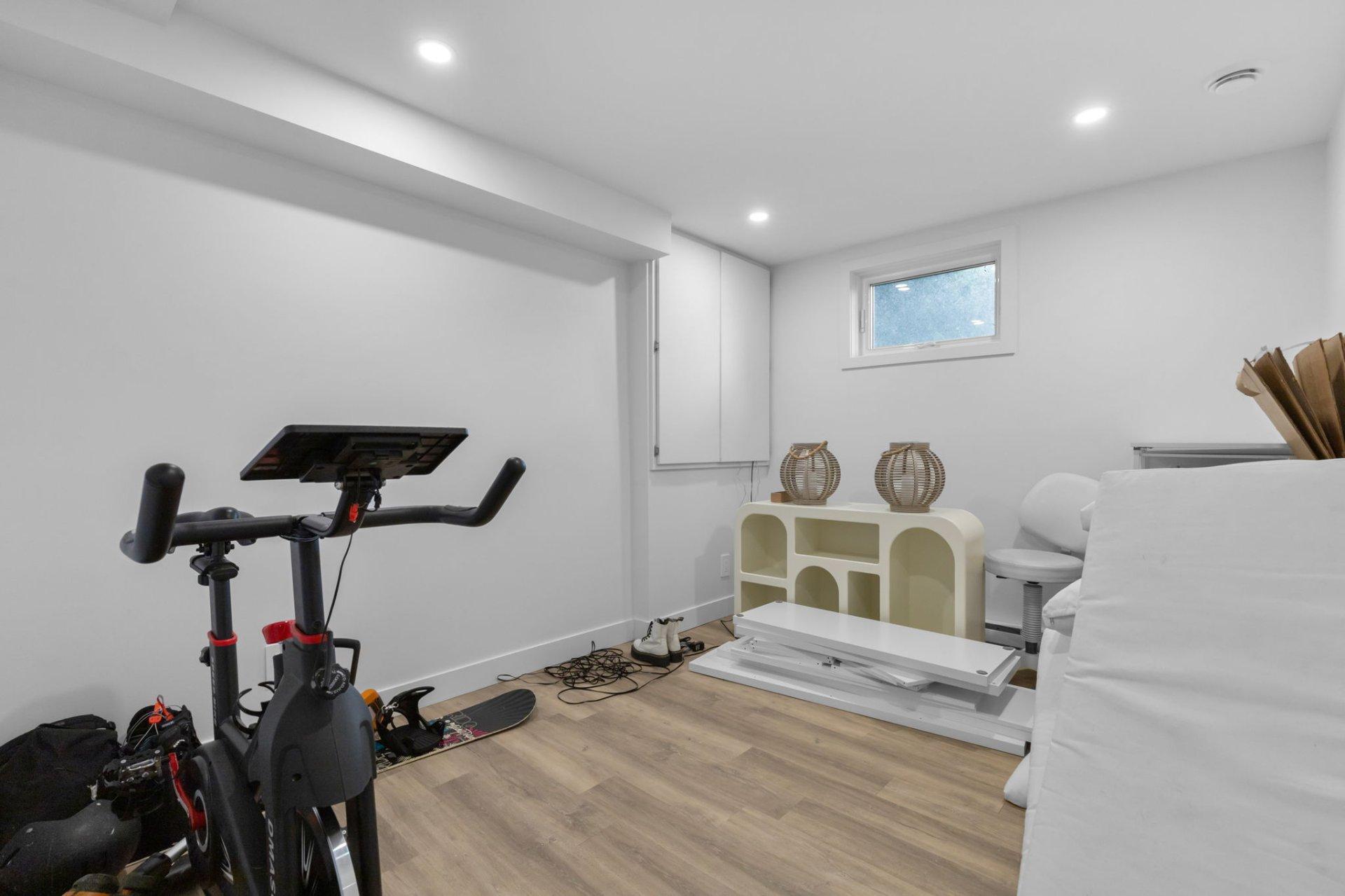









568


Av. Jeanne-d'Arc

,
Saint-Jean-sur-Richelieu,




QC
J2X4P8

