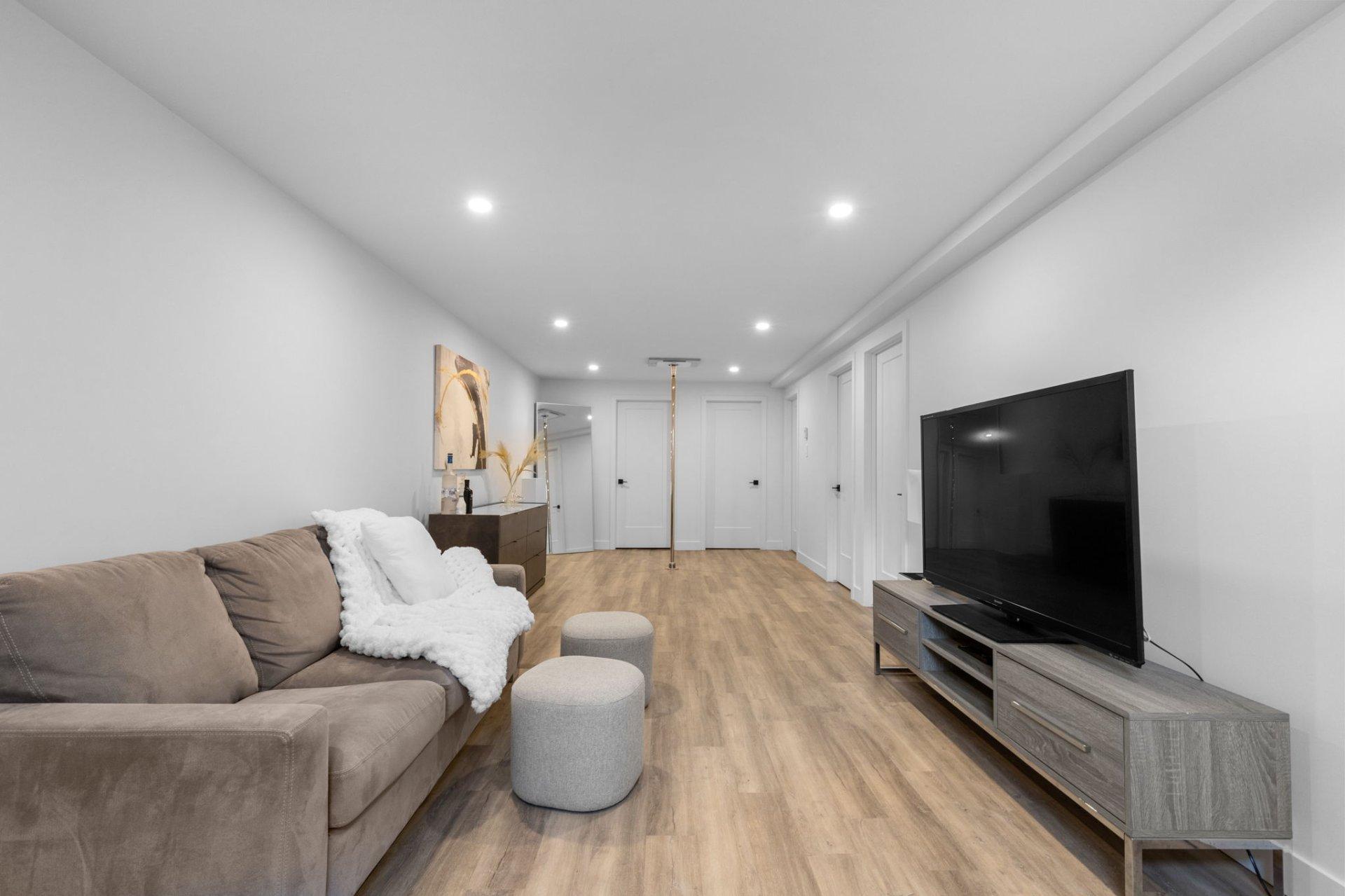 









568


Av. Jeanne-d'Arc

,
Saint-Jean-sur-Richelieu,




QC
J2X4P8

