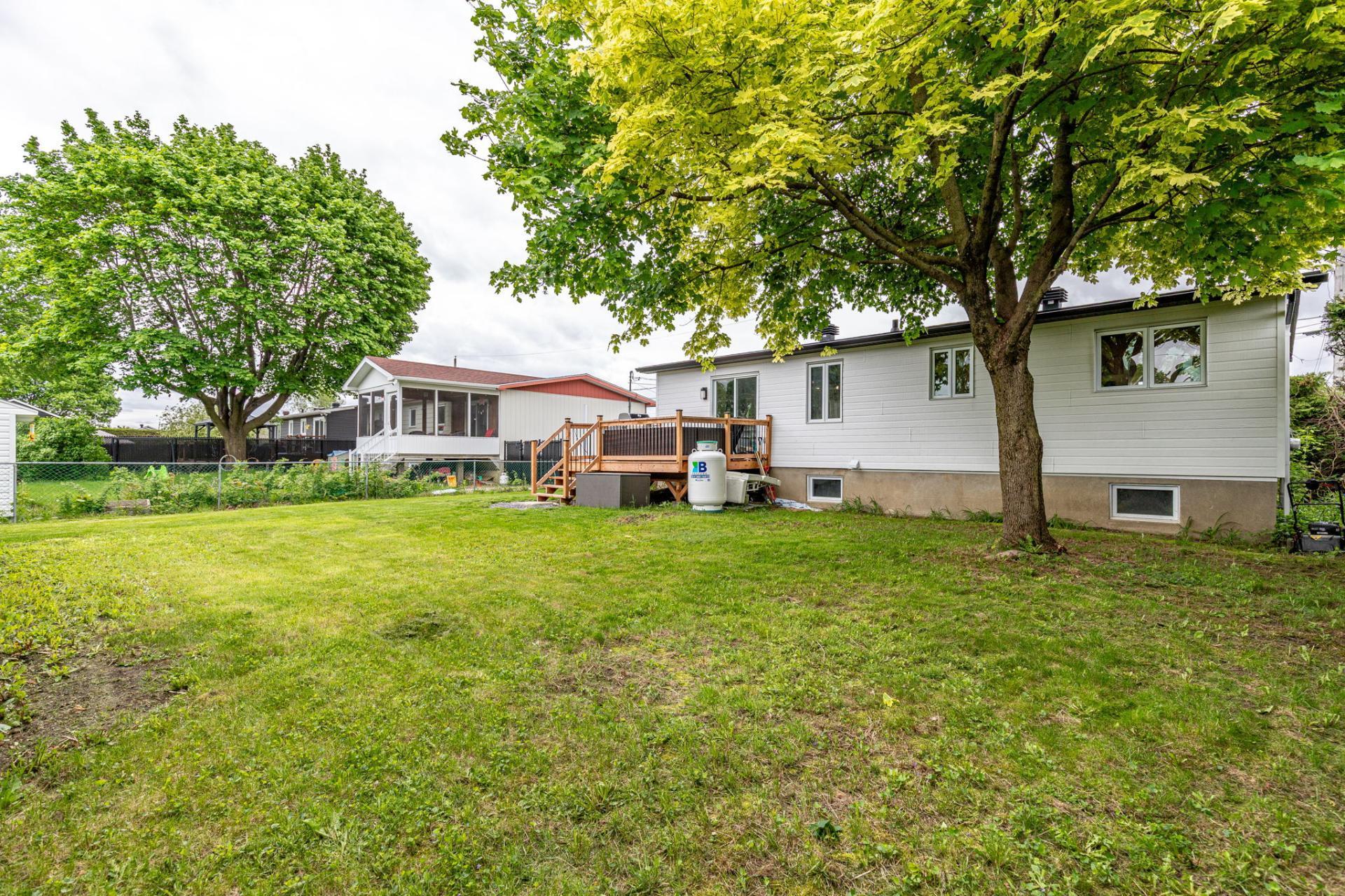 









568


Av. Jeanne-d'Arc

,
Saint-Jean-sur-Richelieu,




QC
J2X4P8

