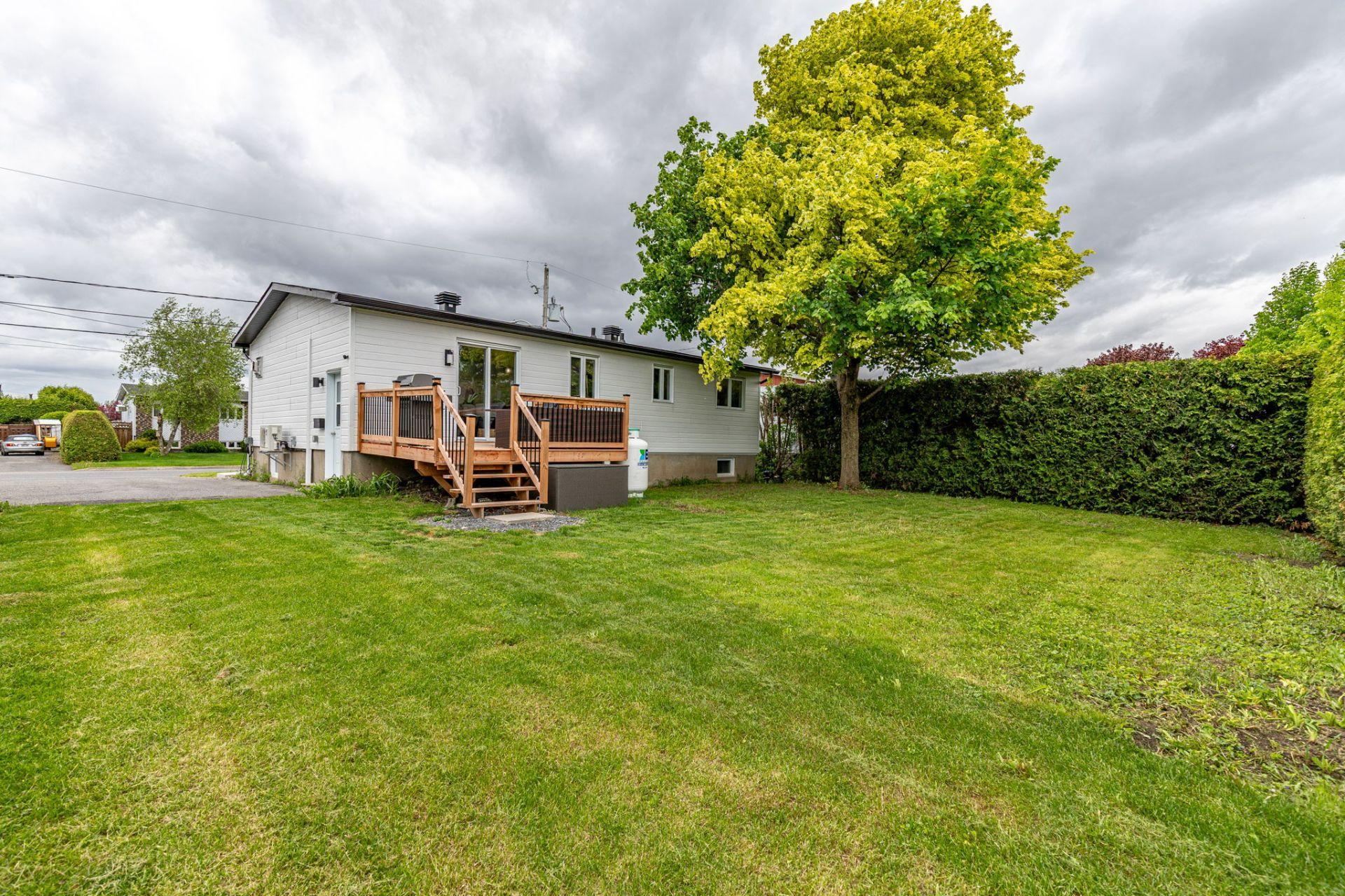 









568


Av. Jeanne-d'Arc

,
Saint-Jean-sur-Richelieu,




QC
J2X4P8

