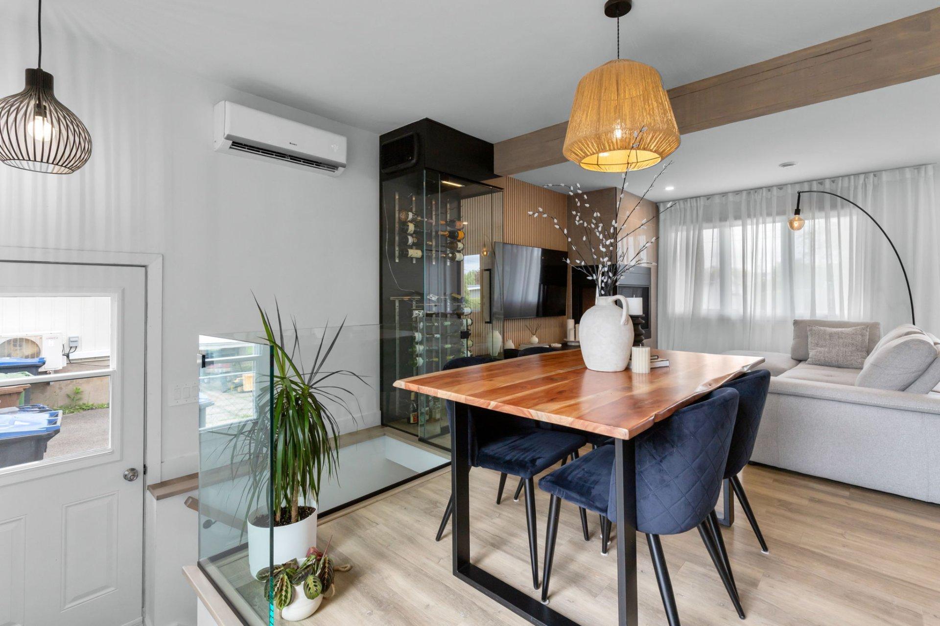 









568


Av. Jeanne-d'Arc

,
Saint-Jean-sur-Richelieu,




QC
J2X4P8

