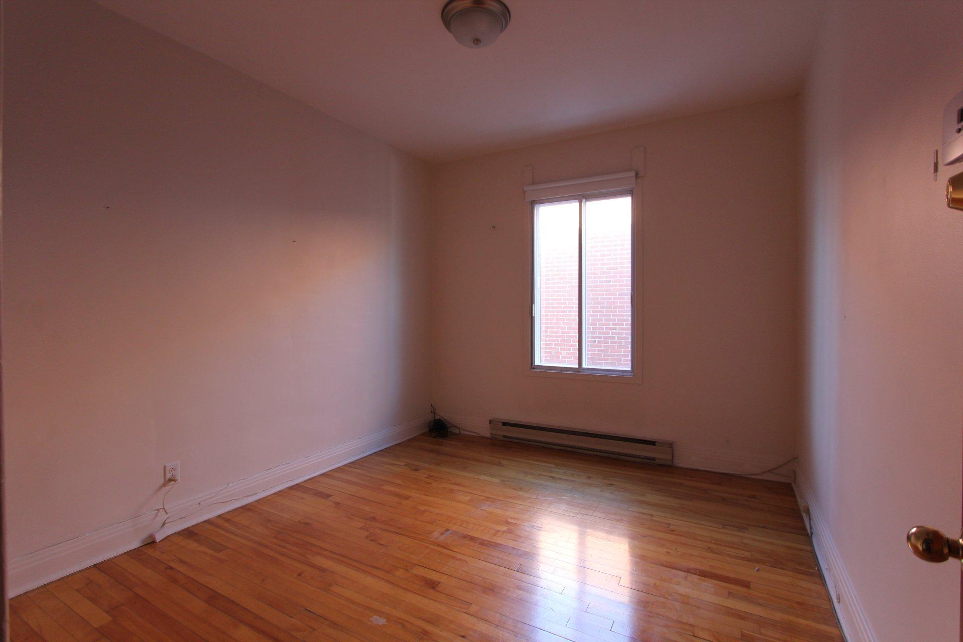 









1290


Rue Rolland

,
Montréal (Verdun/Île-des-Soeurs),




QC
H4H2G4

