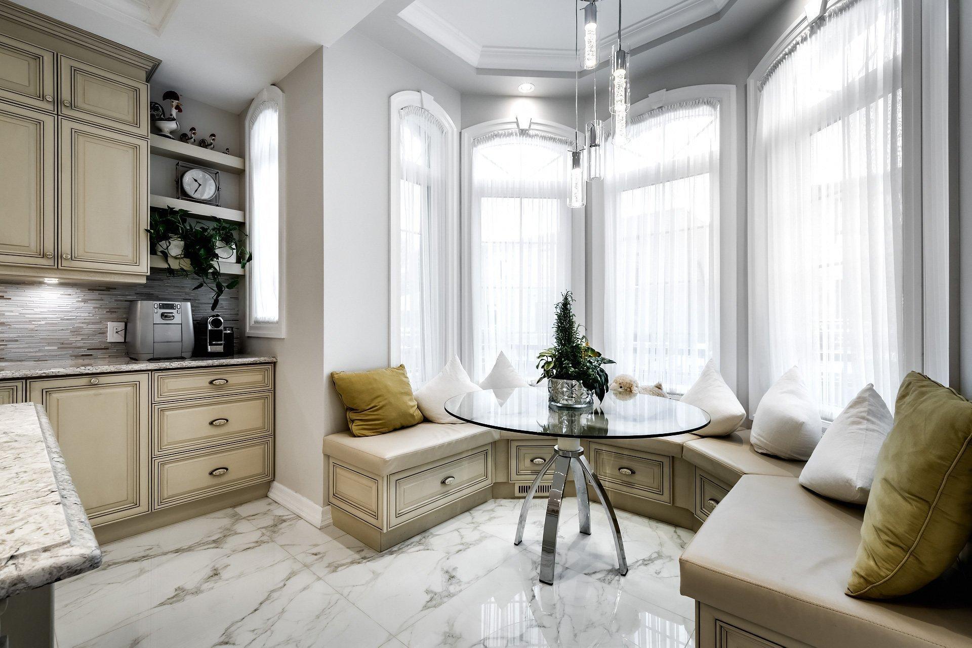 









5639


Av. Wolseley

,
Côte-Saint-Luc,




QC
H4W2L4

