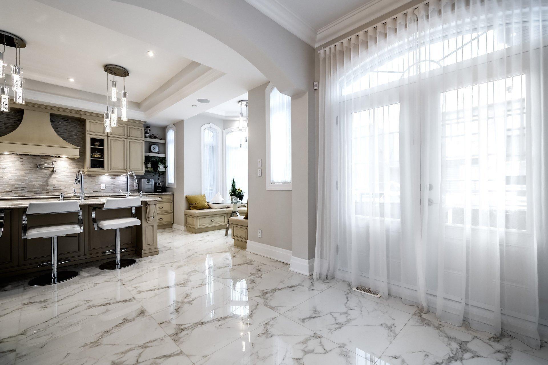 









5639


Av. Wolseley

,
Côte-Saint-Luc,




QC
H4W2L4

