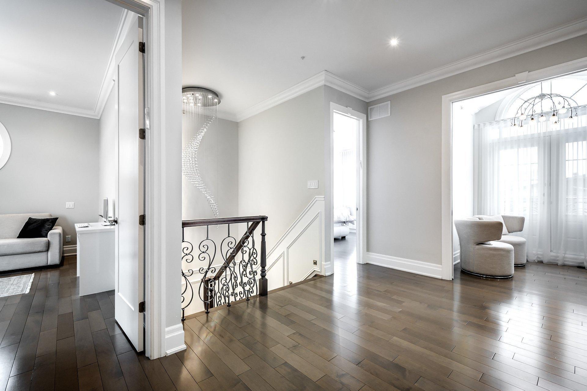 









5639


Av. Wolseley

,
Côte-Saint-Luc,




QC
H4W2L4


