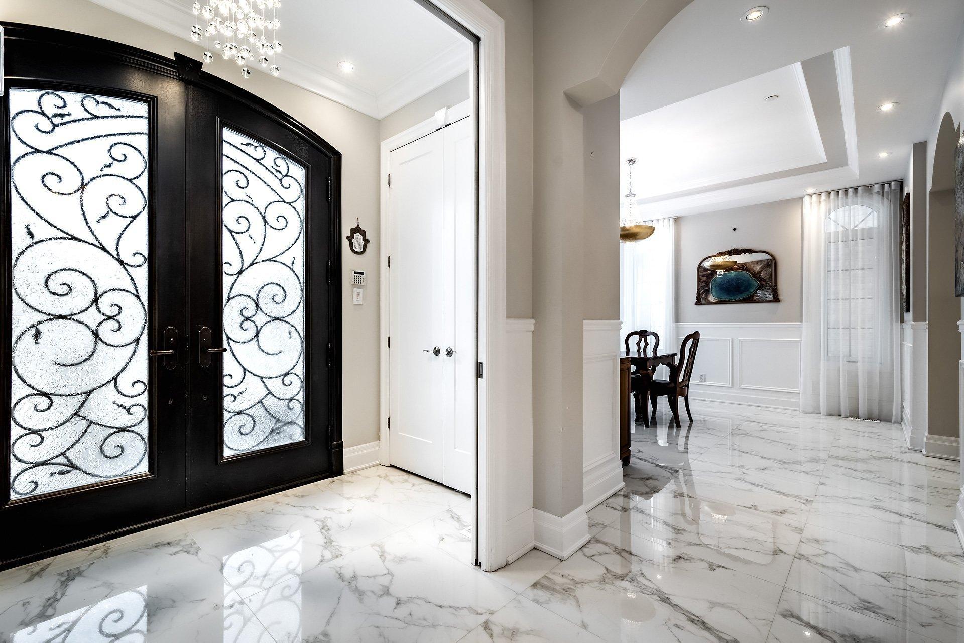 









5639


Av. Wolseley

,
Côte-Saint-Luc,




QC
H4W2L4

