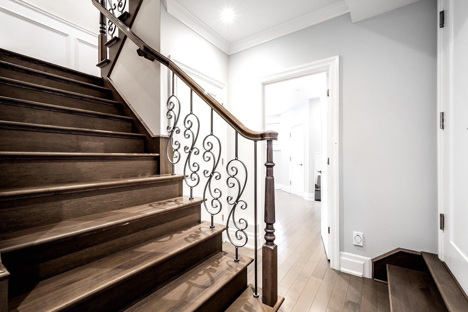 









5639


Av. Wolseley

,
Côte-Saint-Luc,




QC
H4W2L4

