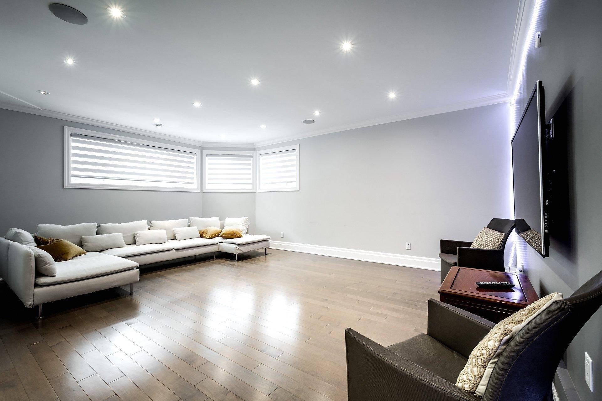 









5639


Av. Wolseley

,
Côte-Saint-Luc,




QC
H4W2L4

