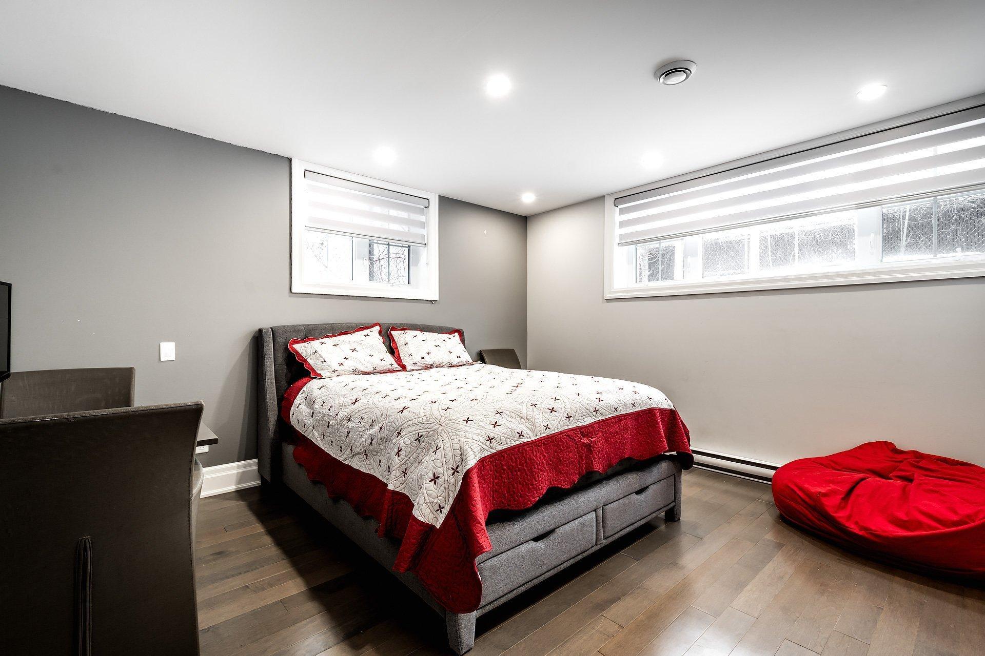 









5639


Av. Wolseley

,
Côte-Saint-Luc,




QC
H4W2L4

