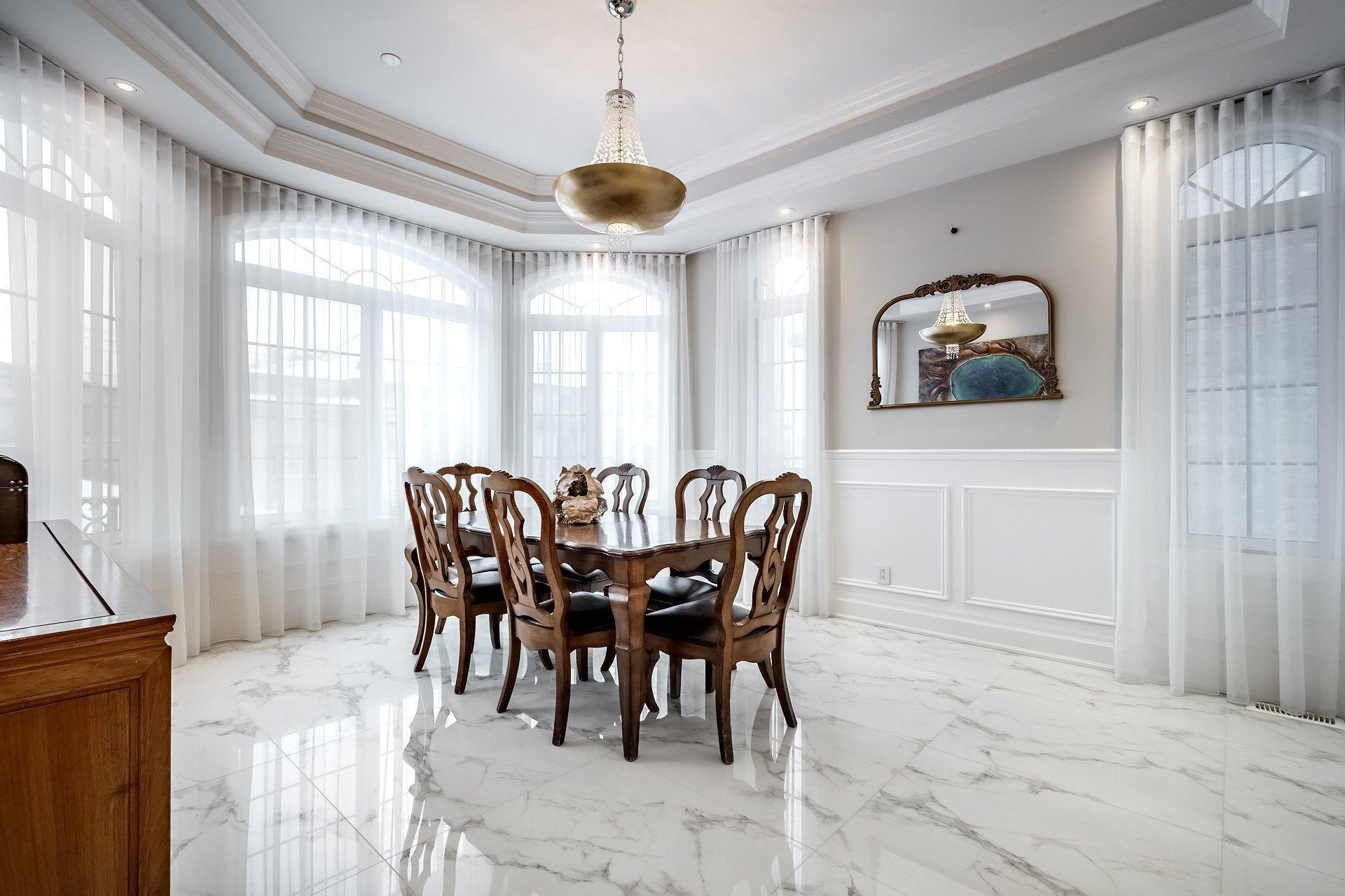 









5639


Av. Wolseley

,
Côte-Saint-Luc,




QC
H4W2L4

